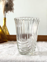 Charger l&#39;image dans la galerie, Vase en verre
